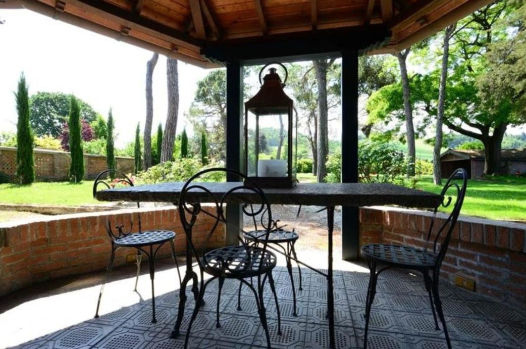 Villa Ottocentesca Immersa Nel Verde Montecavolo Eksteriør billede
