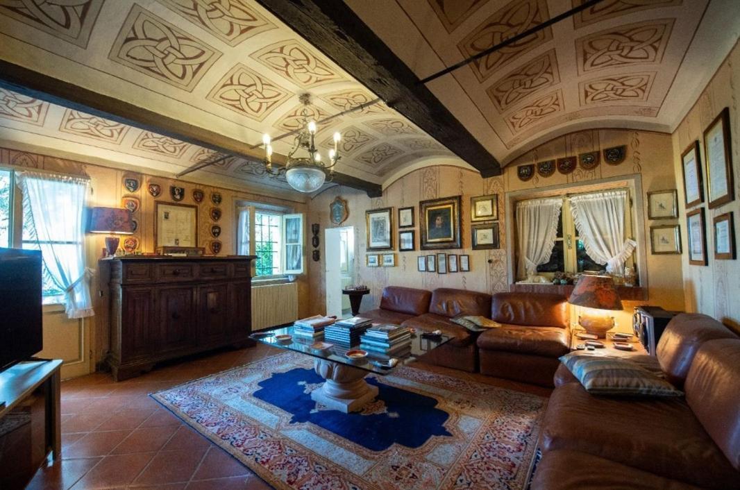 Villa Ottocentesca Immersa Nel Verde Montecavolo Eksteriør billede